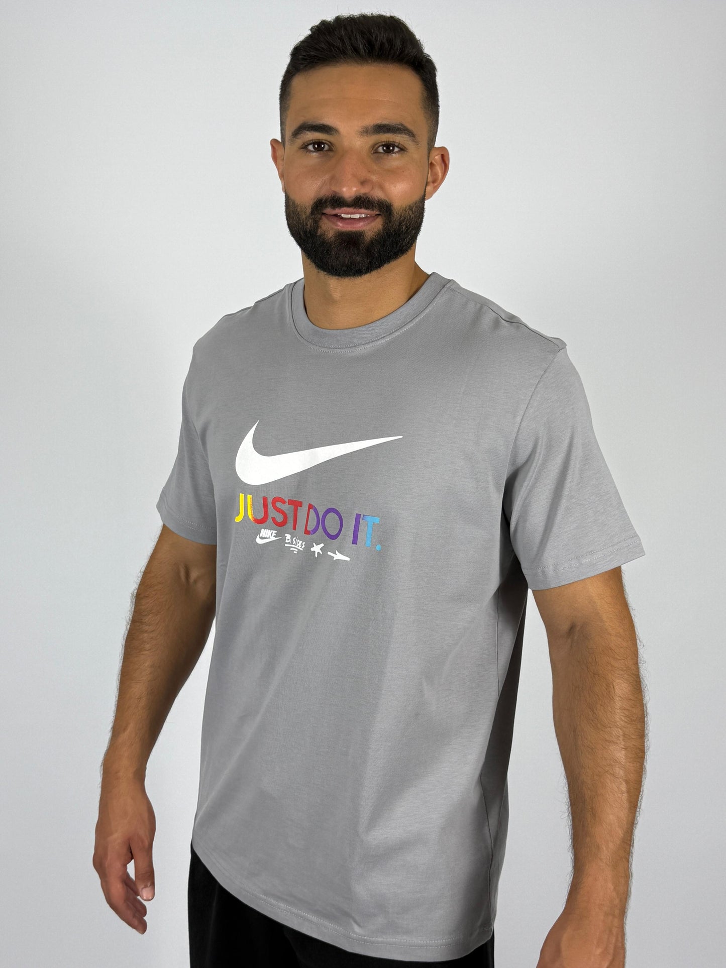 Men's Nike "Just Do It." Swoosh Graphic T-Shirt - Light Grey with Colorful Accents