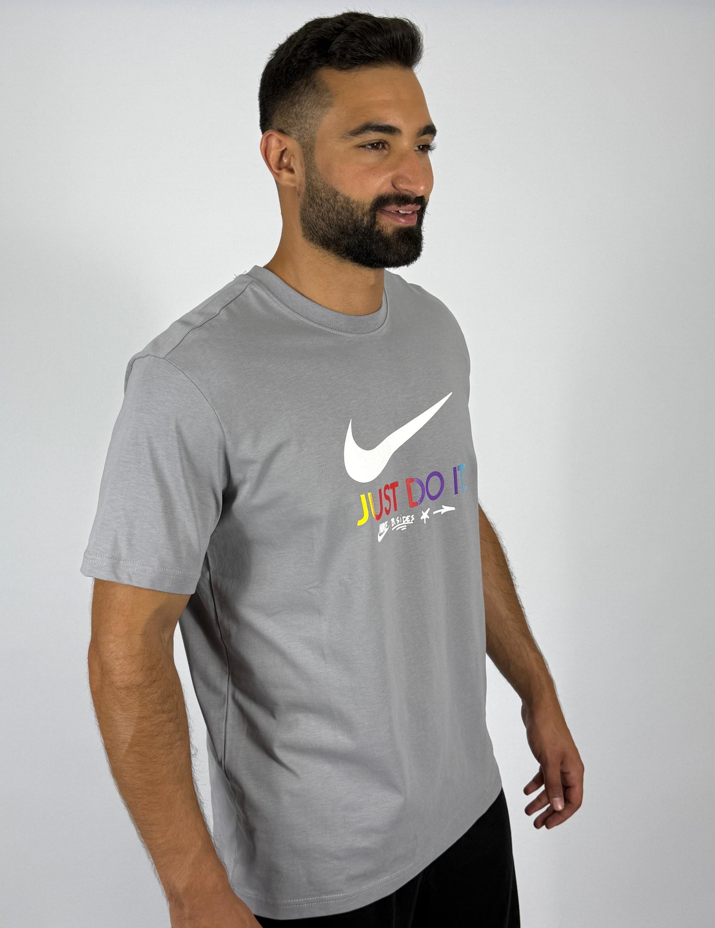 Men's Nike "Just Do It." Swoosh Graphic T-Shirt - Light Grey with Colorful Accents