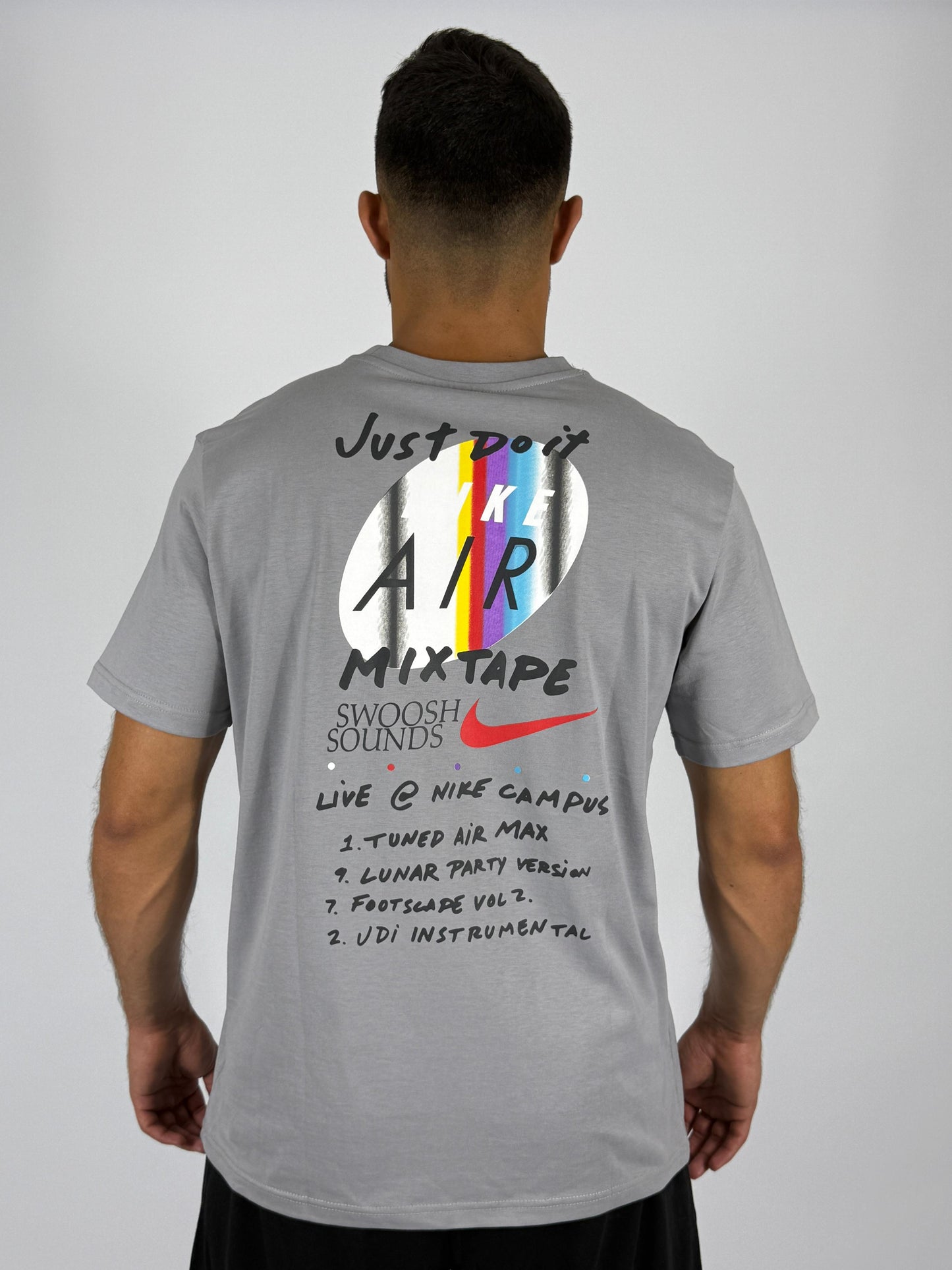 Men's Nike "Just Do It." Swoosh Graphic T-Shirt - Light Grey with Colorful Accents