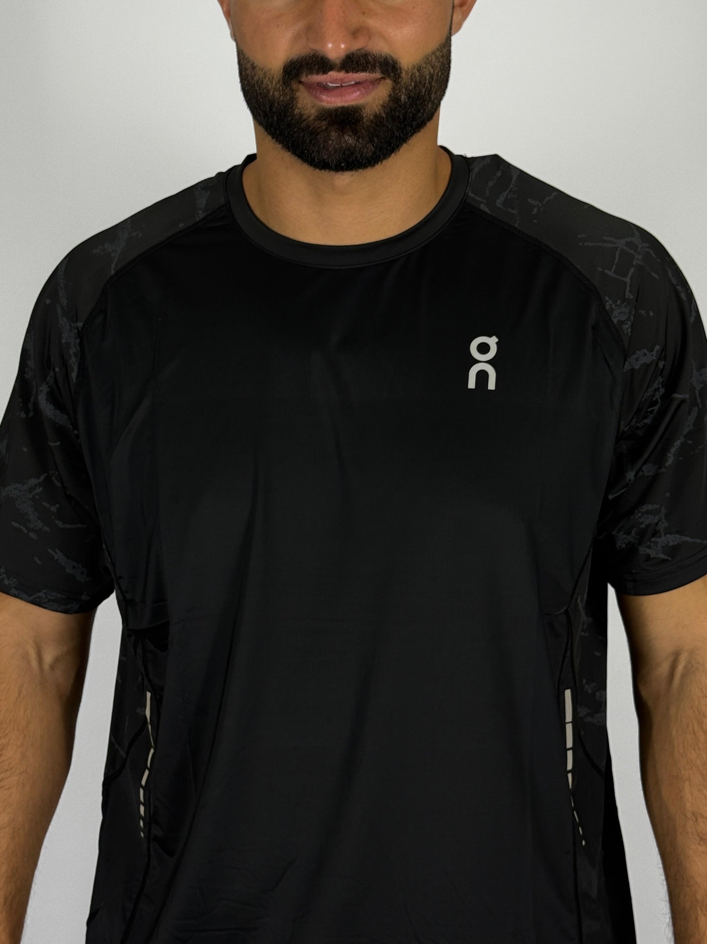 On Cloud Performance-T Men's Running T-Shirt (Black Camo)