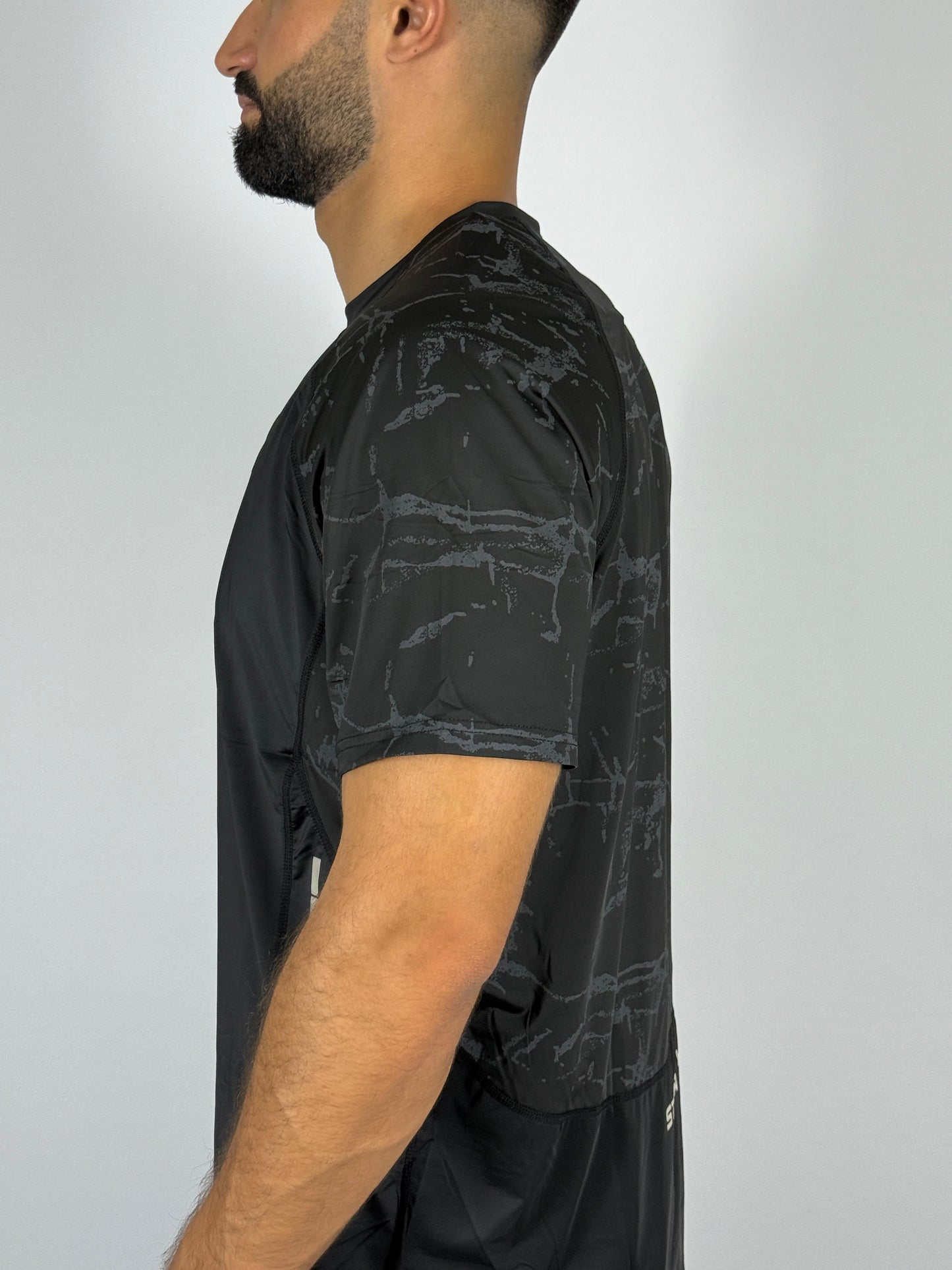 On Cloud Performance-T Men's Running T-Shirt (Black Camo)