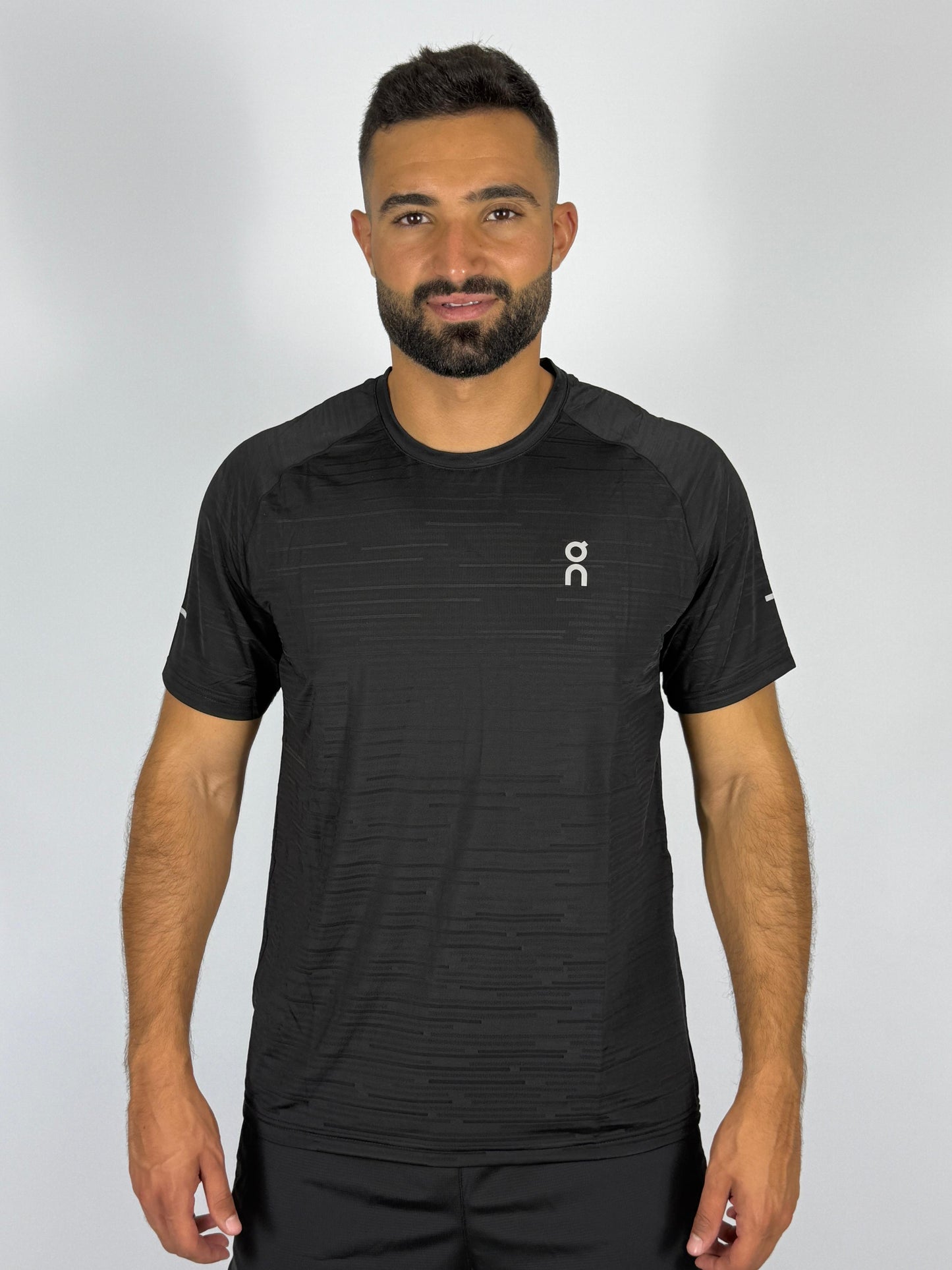 On Cloud Performance-T Men's Running T-Shirt (Black Horizontal Stripe)
