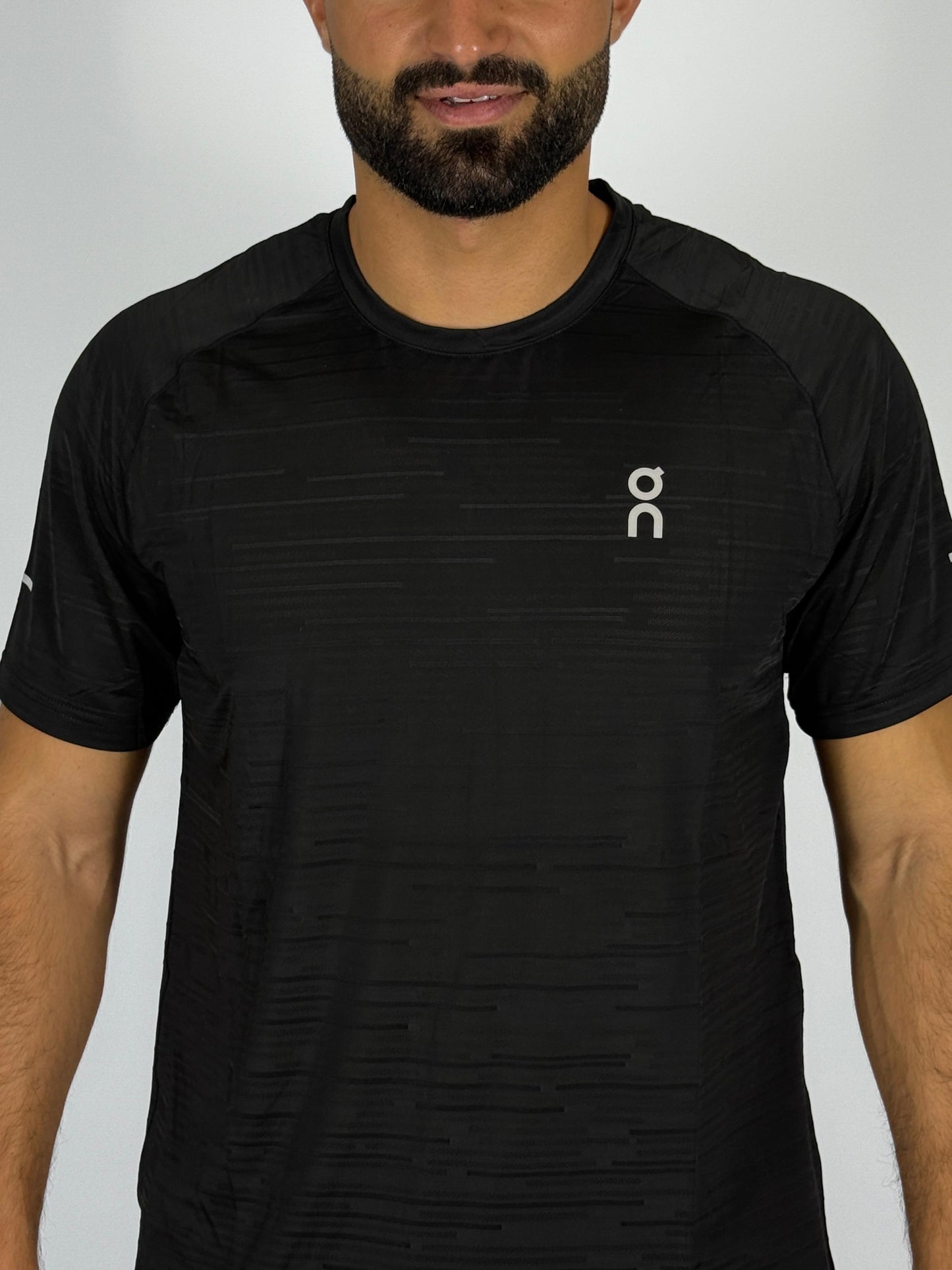 On Cloud Performance-T Men's Running T-Shirt (Black Horizontal Stripe)