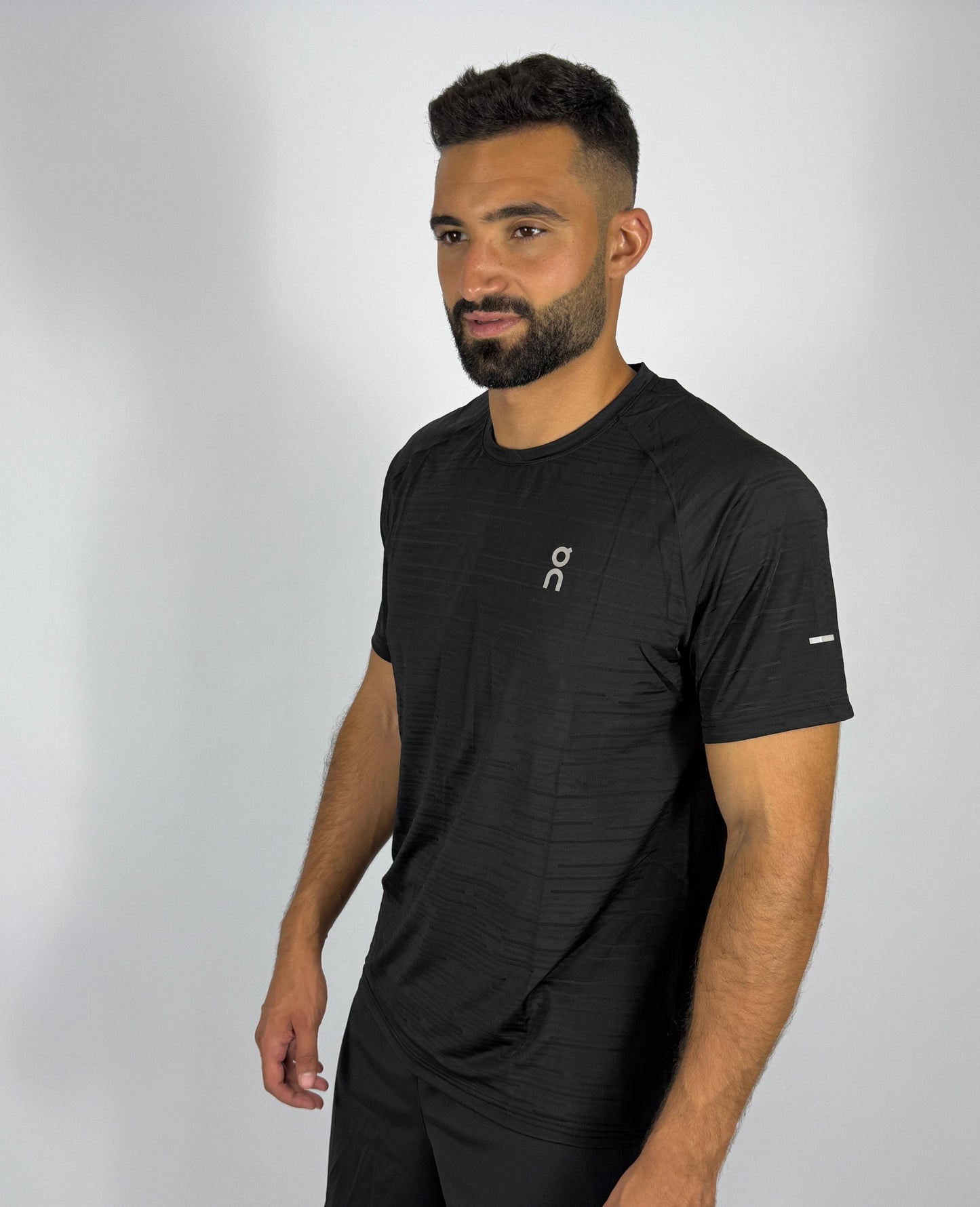 On Cloud Performance-T Men's Running T-Shirt (Black Horizontal Stripe)