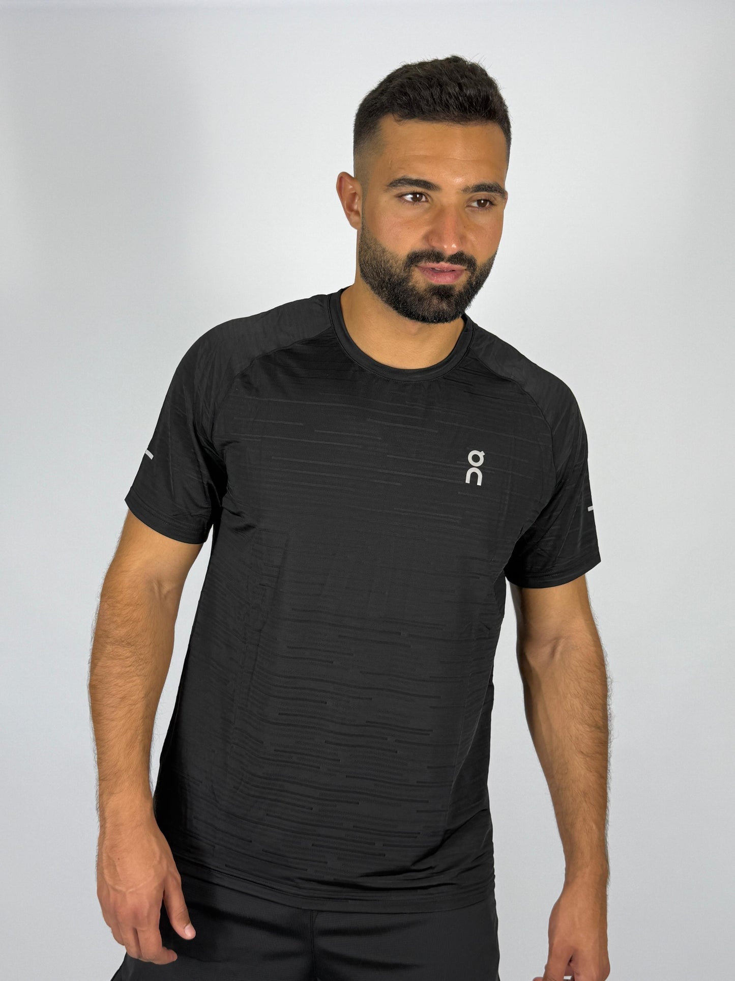 On Cloud Performance-T Men's Running T-Shirt (Black Horizontal Stripe)