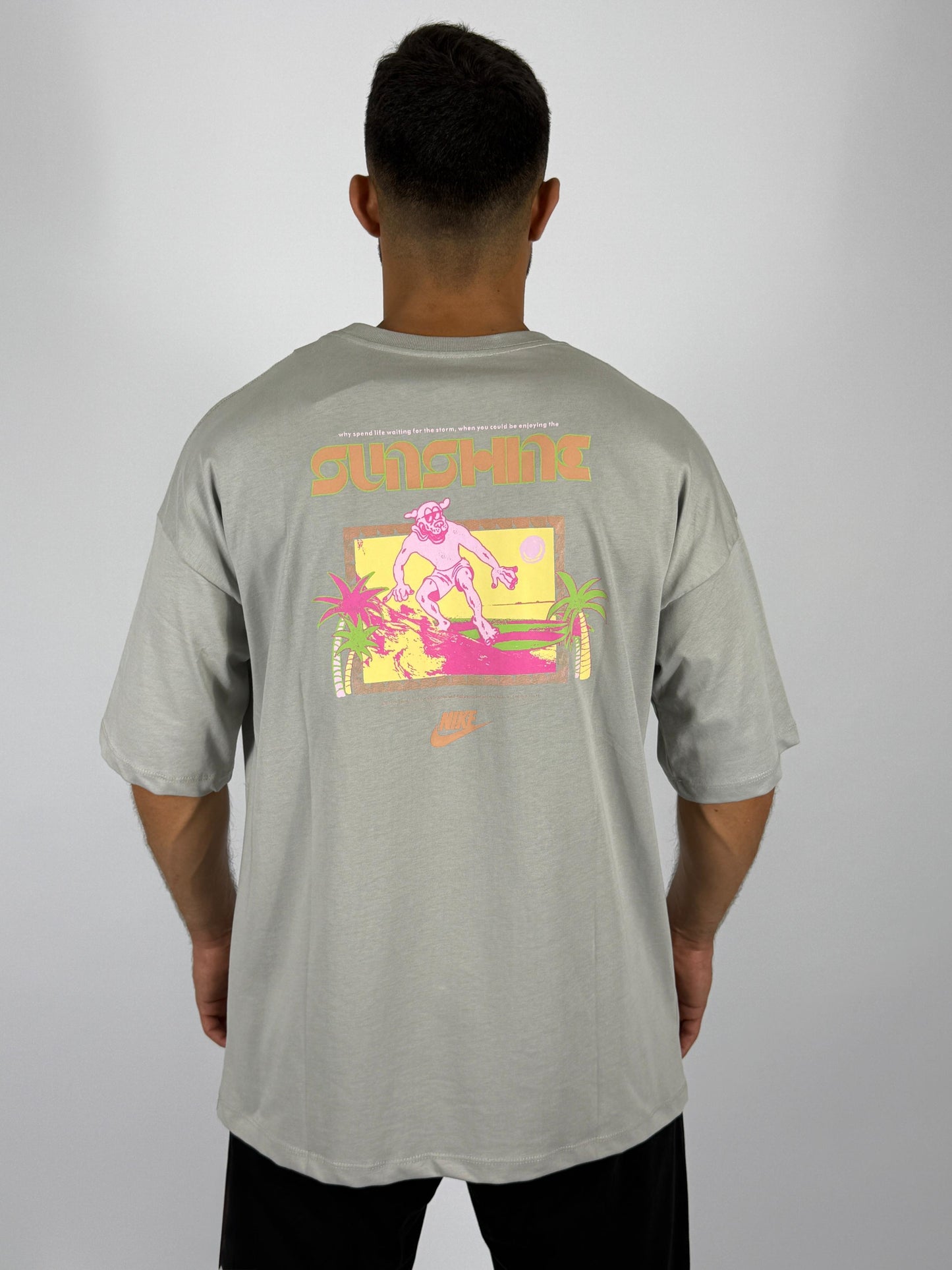 Men's Oversized "Sunshine" Surfer Graphic T-Shirt - Light Grey Retro Summer Tee