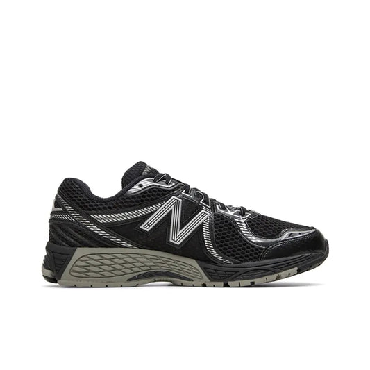 New Balance 860v2, Black/Silver