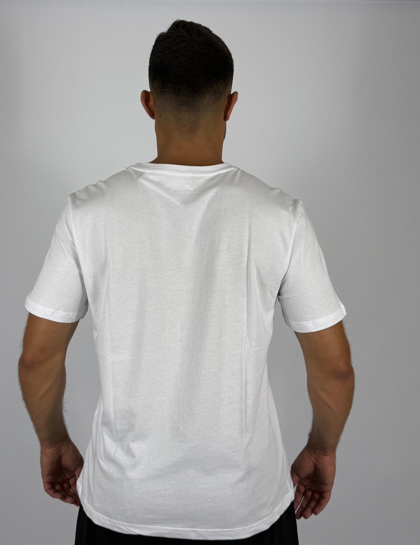 Men's Nike Essential Small Swoosh Logo T-Shirt - Crisp White Classic Tee