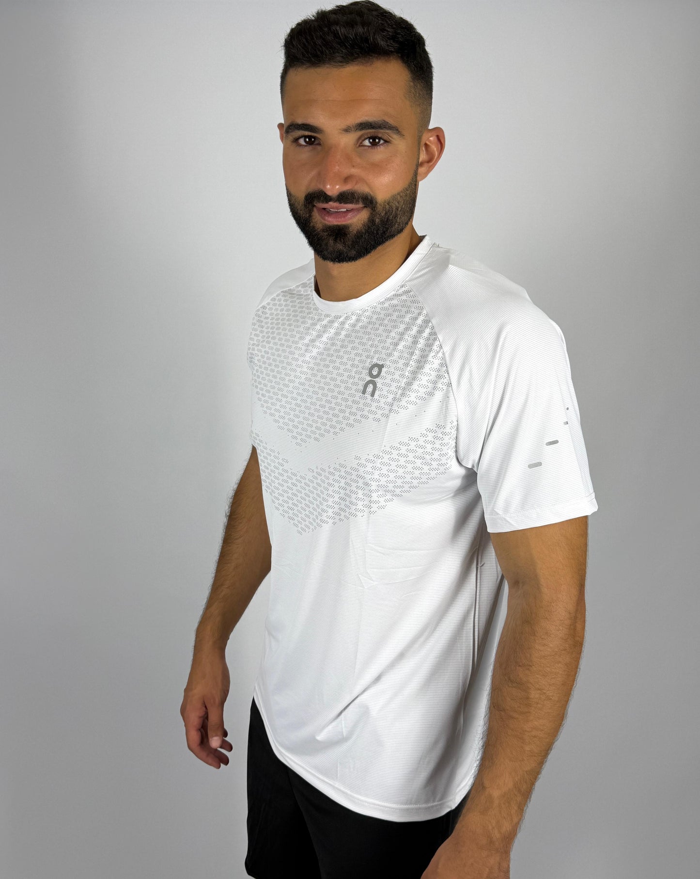 On Cloud Performance-T Men's Running T-Shirt (White Gradient)