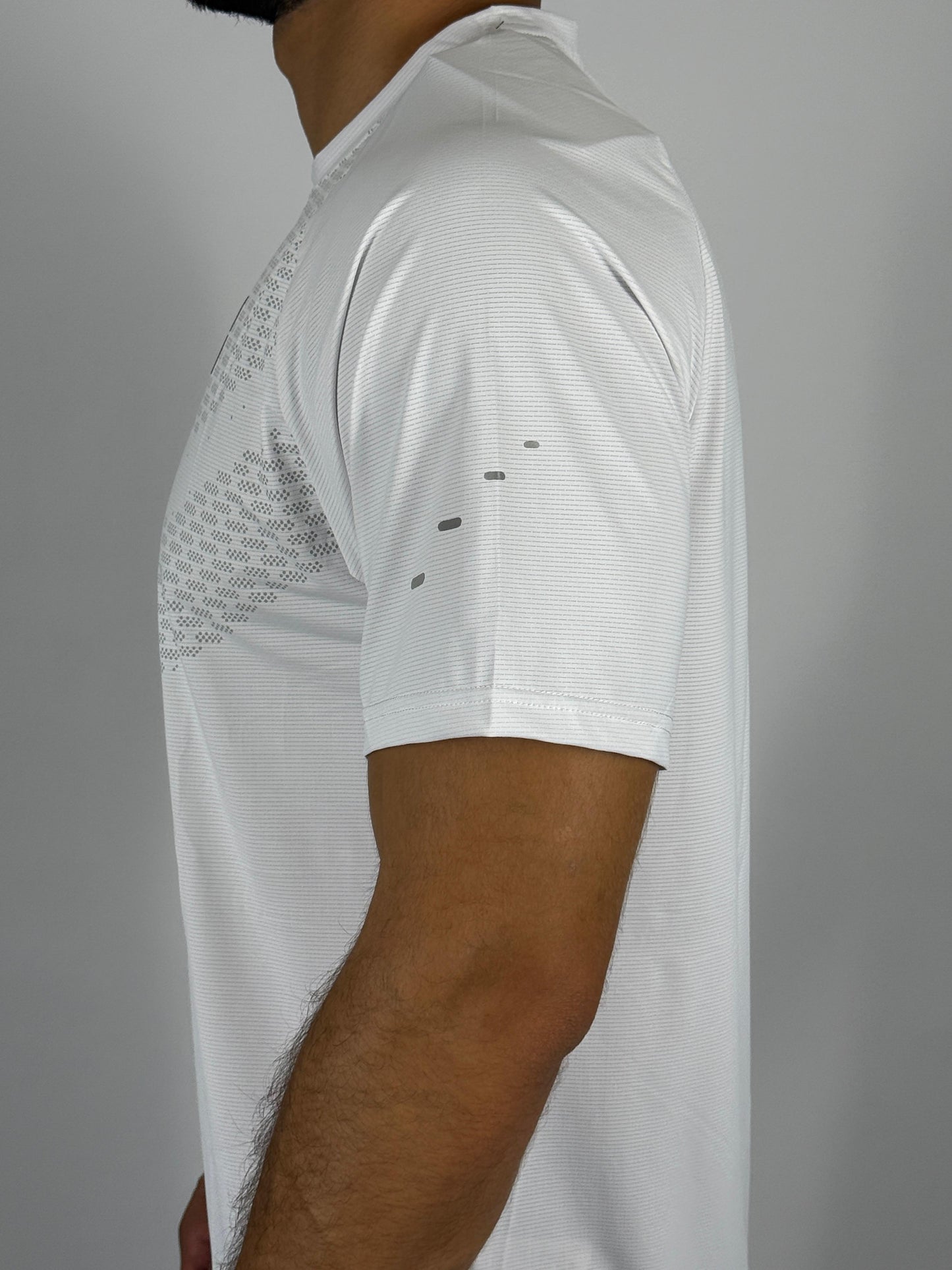 On Cloud Performance-T Men's Running T-Shirt (White Gradient)