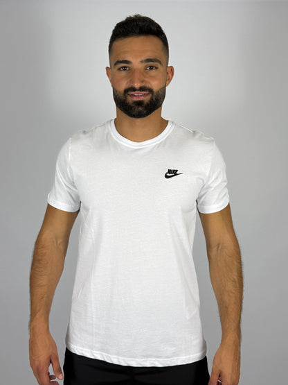 Nike Men's Sportswear Club T-Shirt