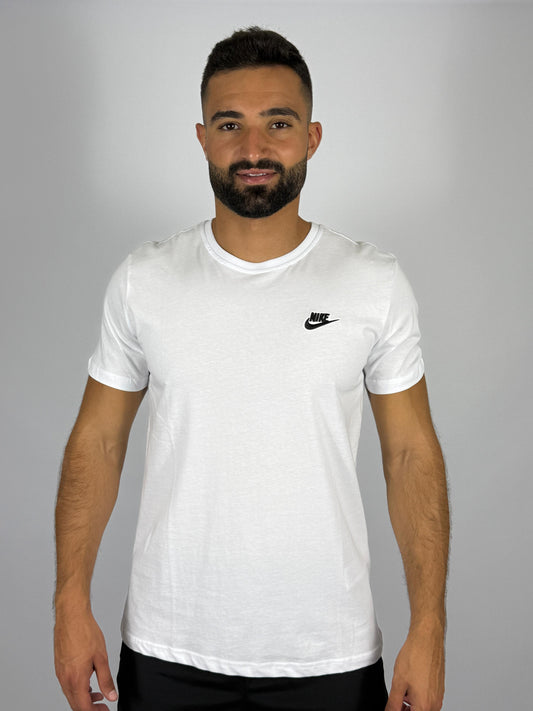 Nike Men's Sportswear Club T-Shirt