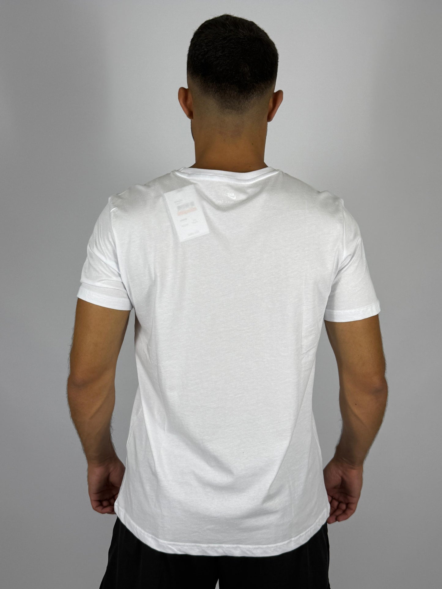 Nike Men's Sportswear Club T-Shirt