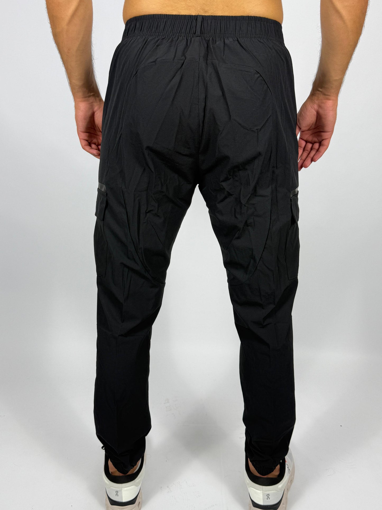 On Cloud Men's Lightweight Cargo Athletic Pants