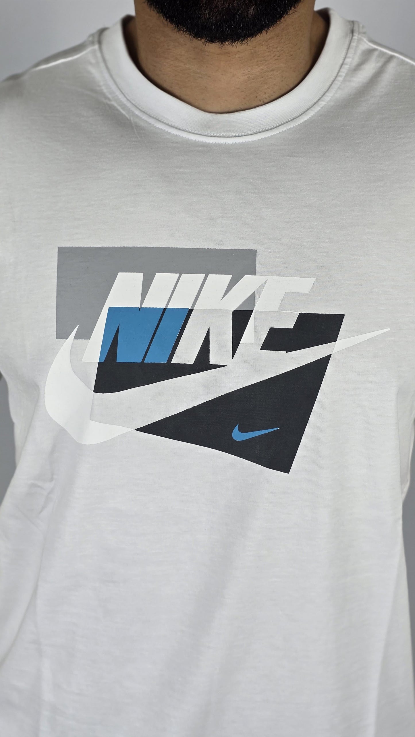 Nike Men's Sportswear Graphic T-Shirt | Geometric Logo Tee