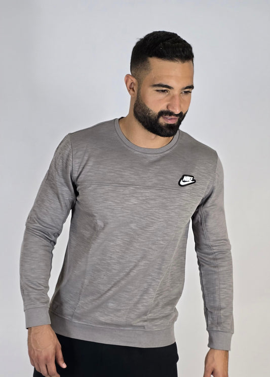 Nike Men’s Grey Long-Sleeve Sweatshirt