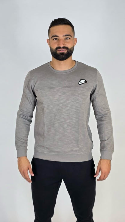 Nike Men’s Grey Long-Sleeve Sweatshirt