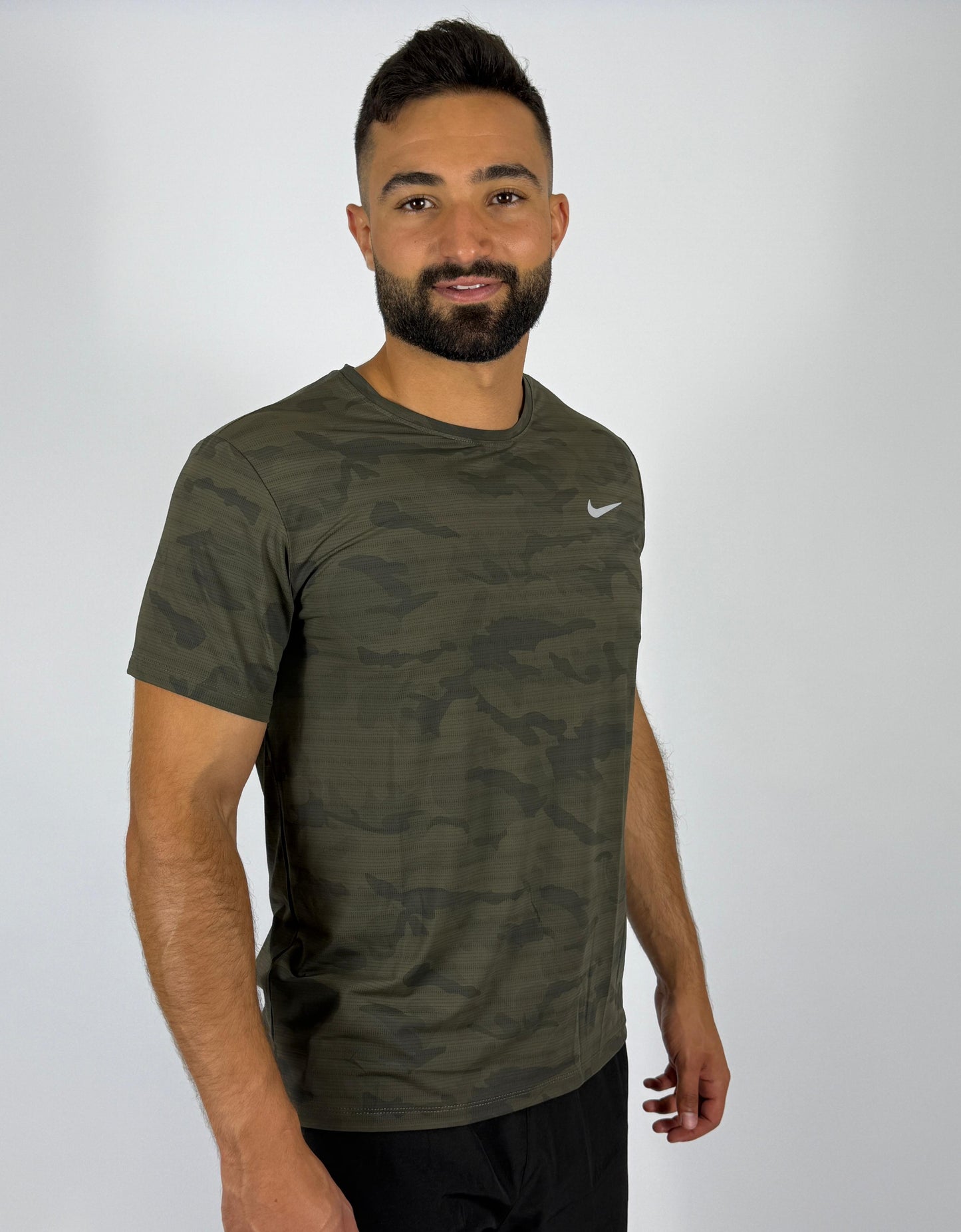 Nike Men's Camo T-Shirt - Olive Green