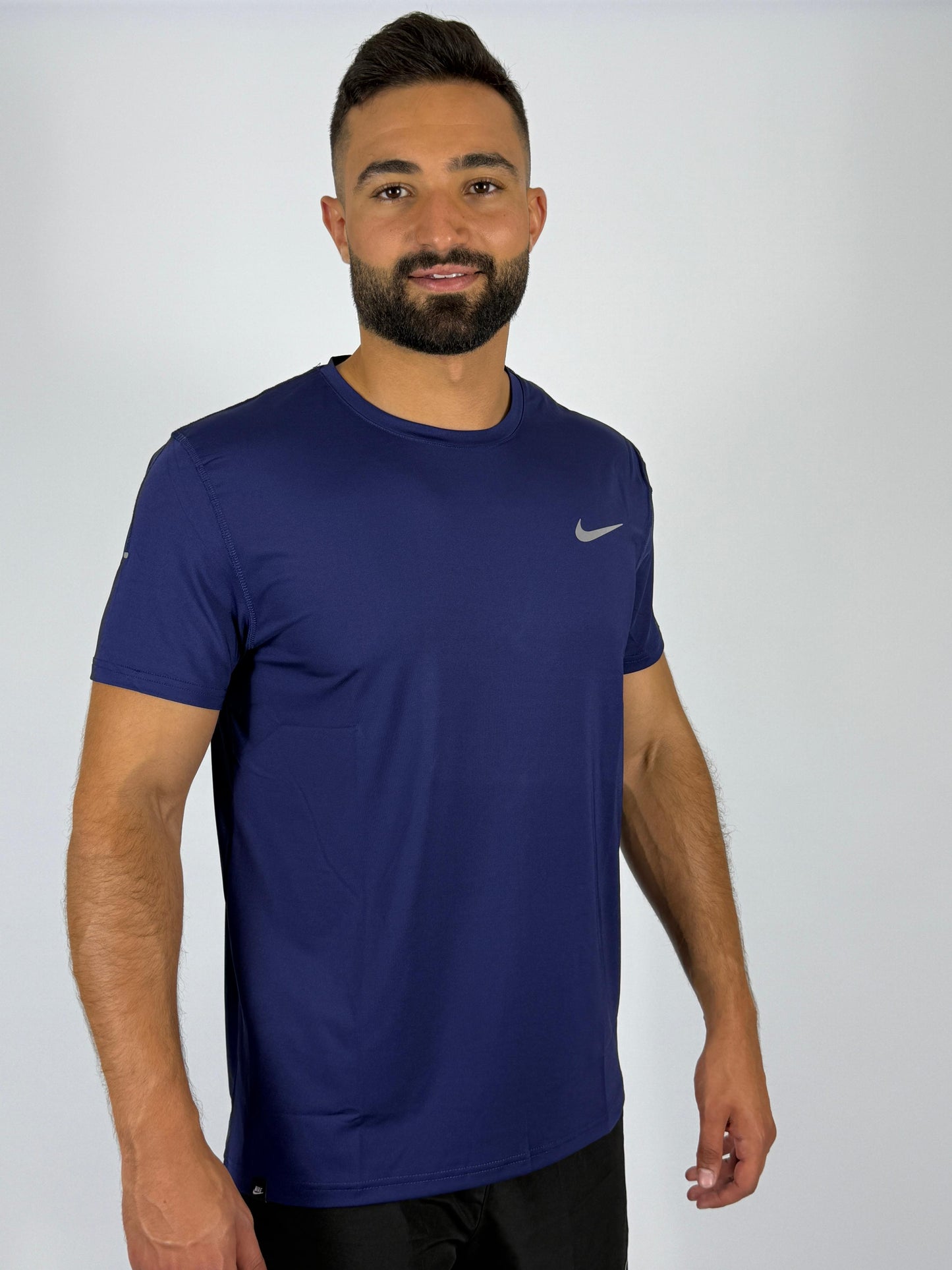 Nike Men's Performance T-Shirt - Navy Blue