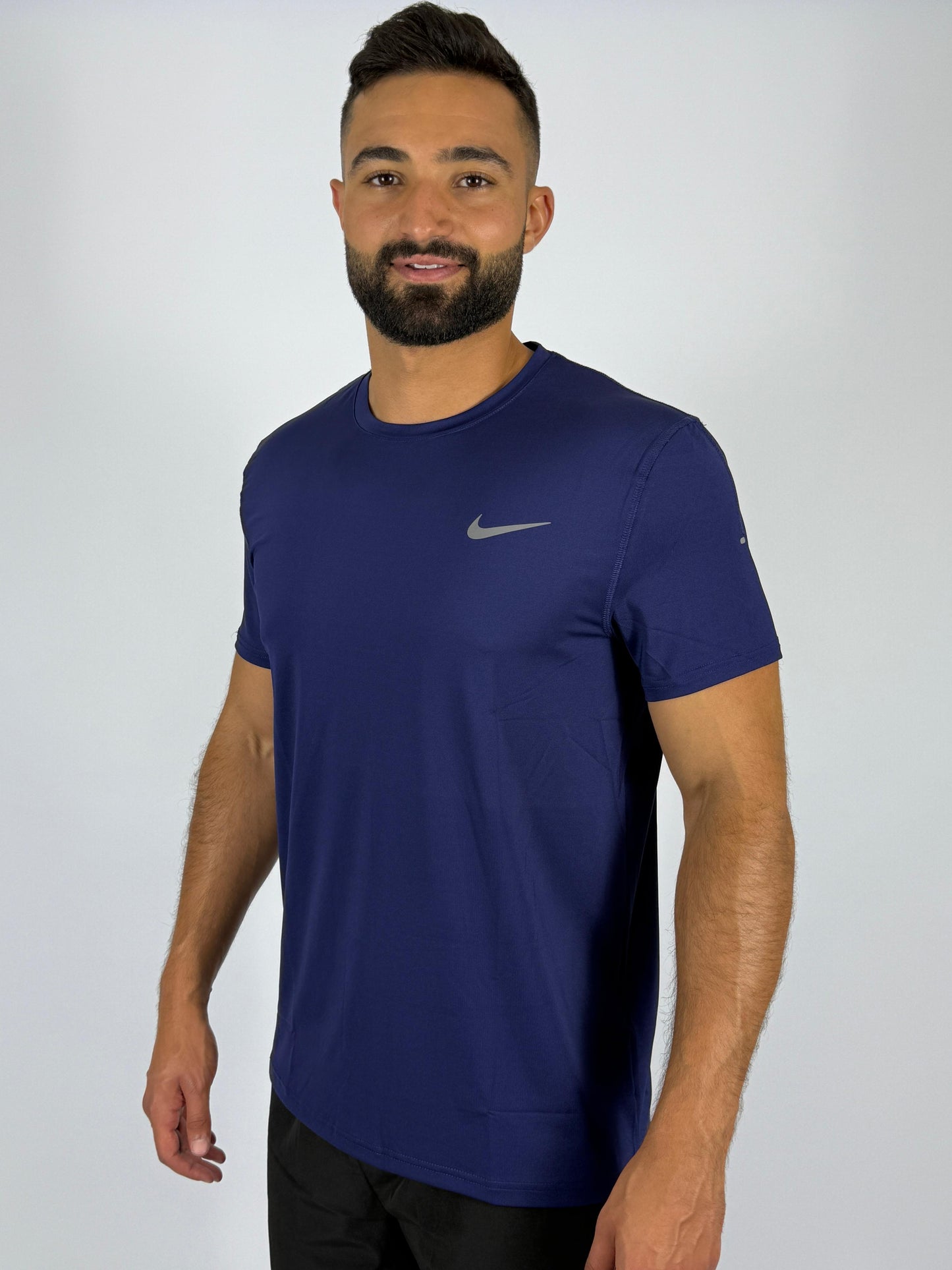 Nike Men's Performance T-Shirt - Navy Blue