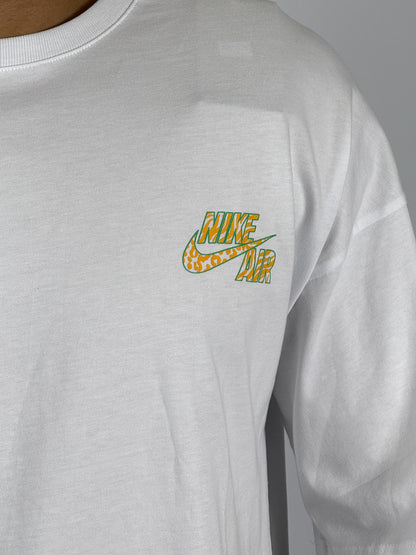 Men's Nike "Just Do It." Claw Mark Graphic T-Shirt - White Oversized Action Tee