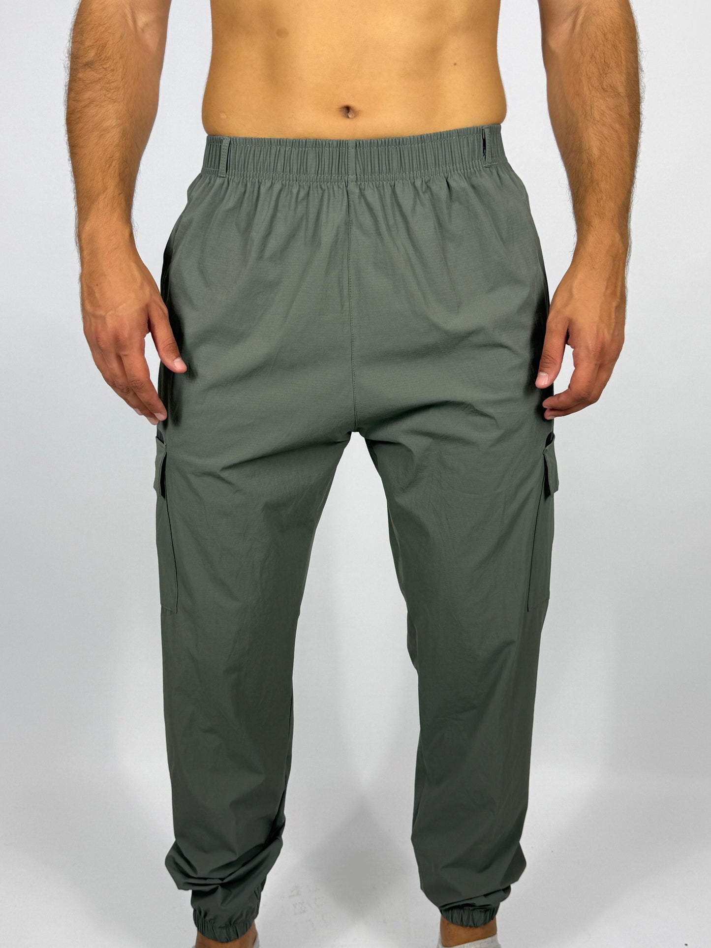 On Cloud Men's Lightweight Cargo Athletic Pants